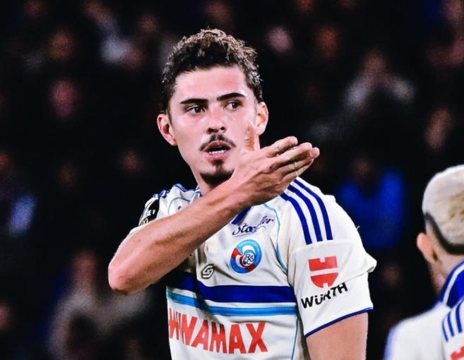 潘尼切利8场7球领跑法甲射手榜，战巴黎双响